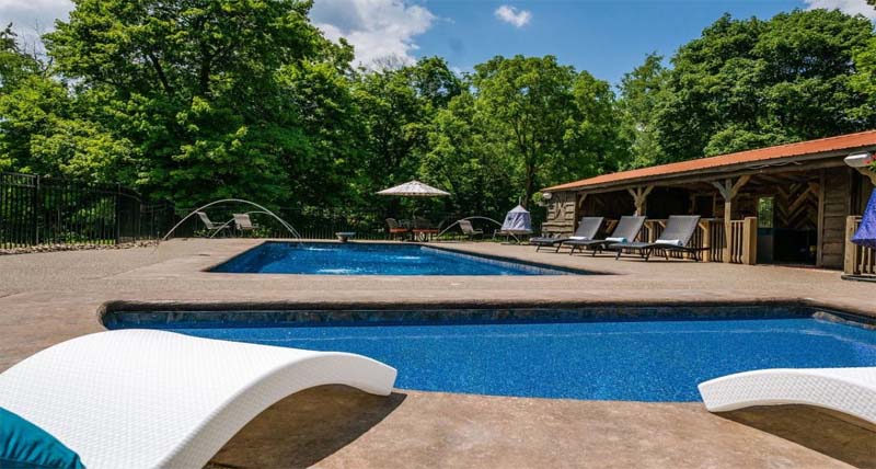 Latham Fiberglass Tanning Ledges